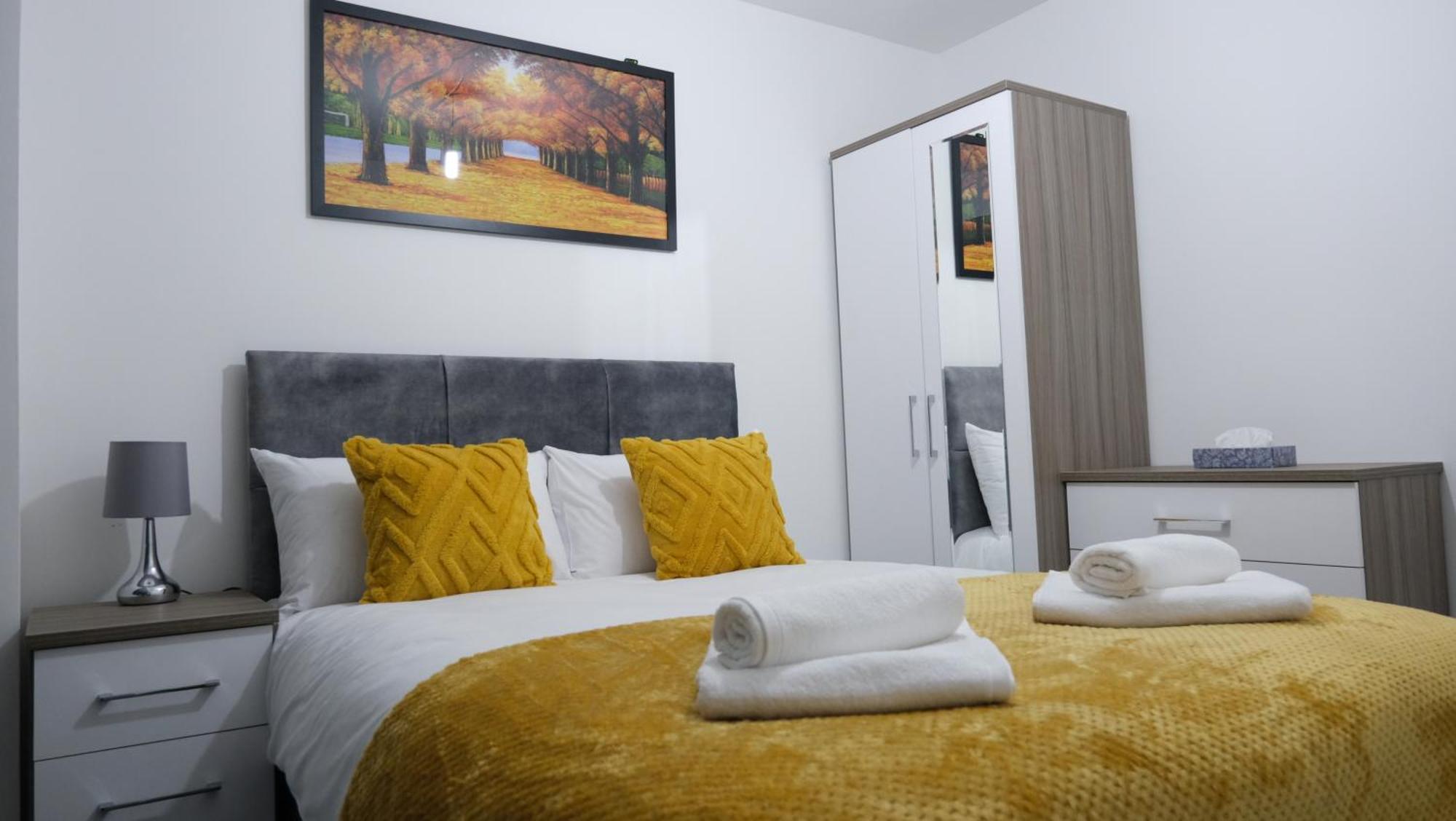 Modernized Three Bedroom House Near City Stadium, Attractions, City Centre - Sky N Netflix - Convenient Transport Manchester Esterno foto