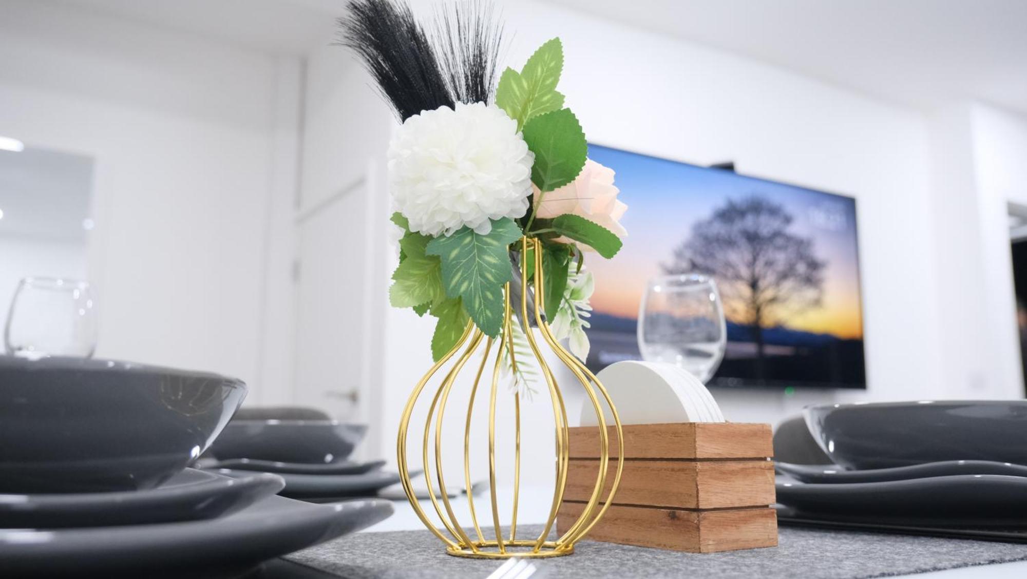 Modernized Three Bedroom House Near City Stadium, Attractions, City Centre - Sky N Netflix - Convenient Transport Manchester Esterno foto