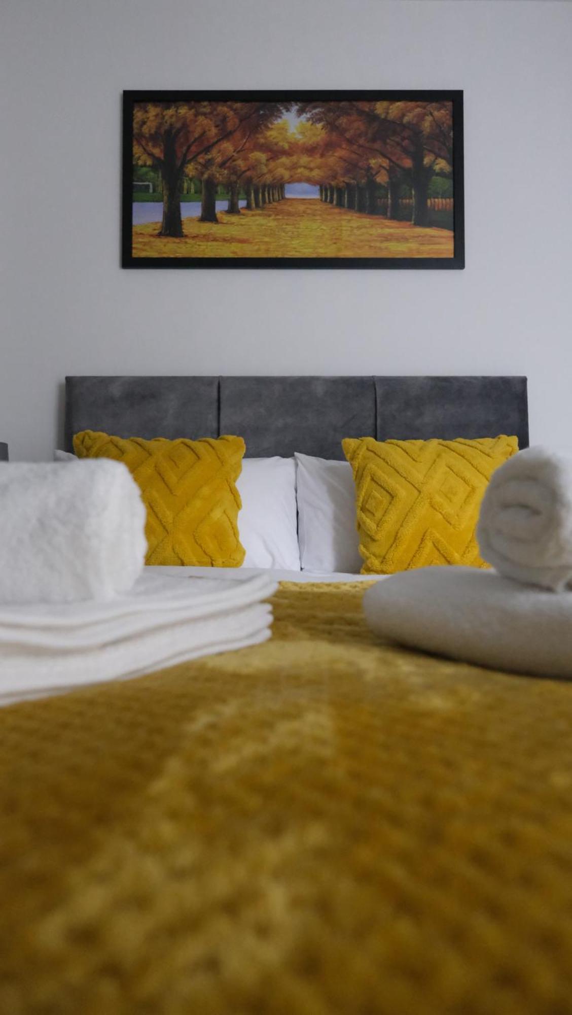 Modernized Three Bedroom House Near City Stadium, Attractions, City Centre - Sky N Netflix - Convenient Transport Manchester Esterno foto